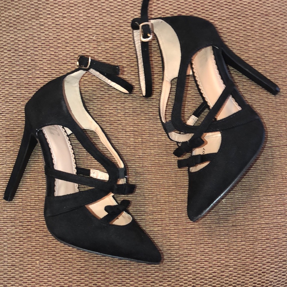 ModCloth TG Bow Heels Black Suede Size 7